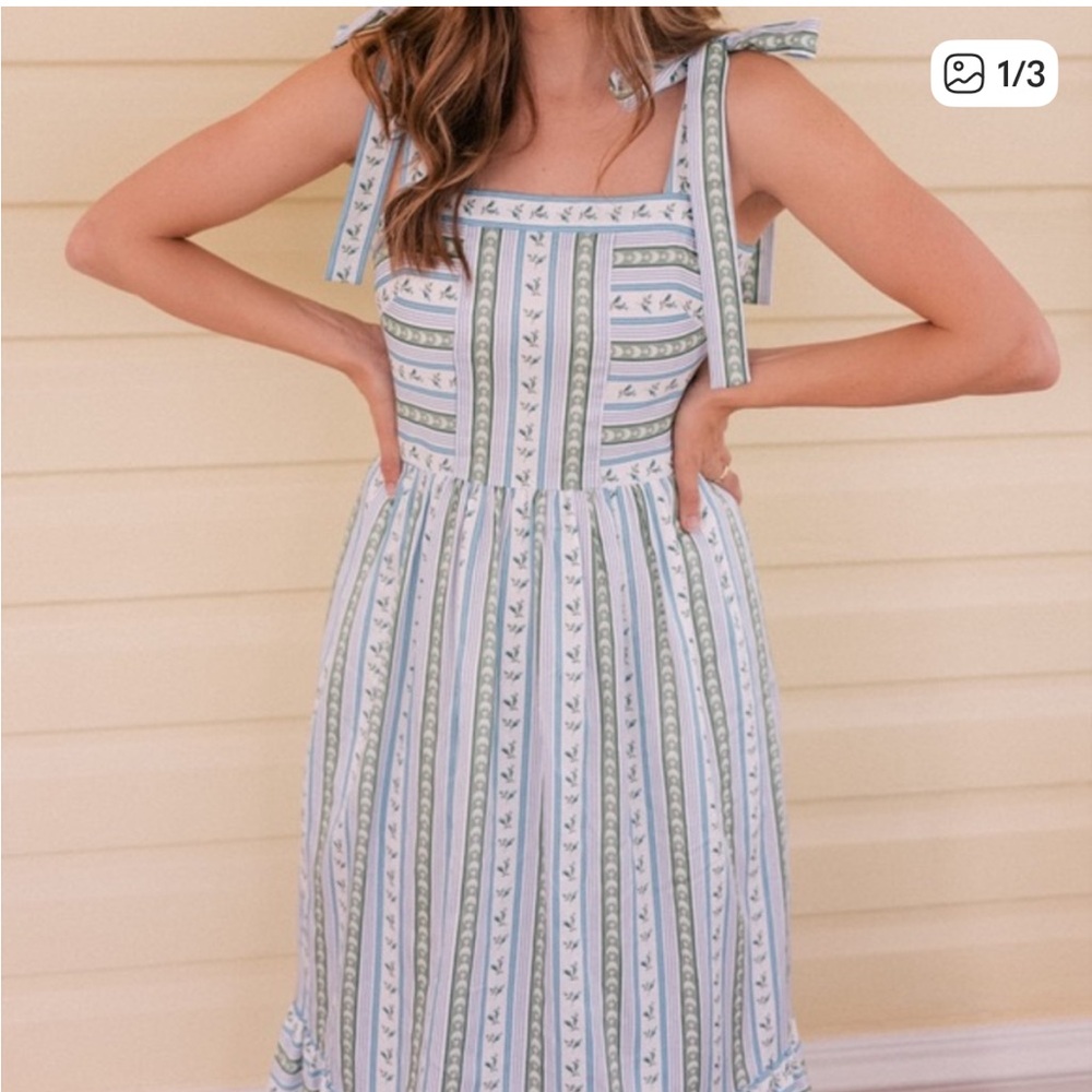 Gal Meets Glam Green and White Patterned Dress